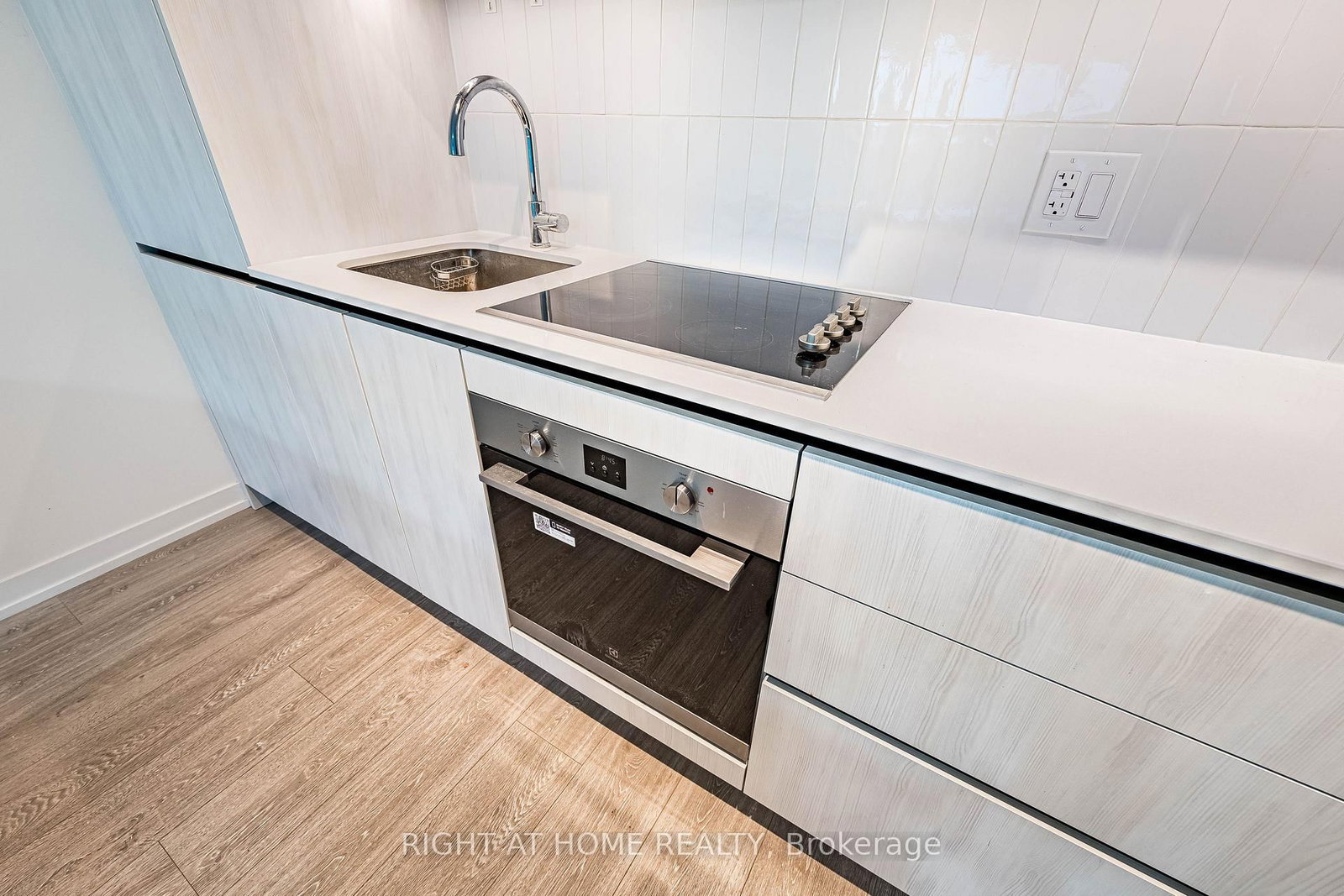 2485 Eglinton Avenue W, Unit 418 - Photo 9