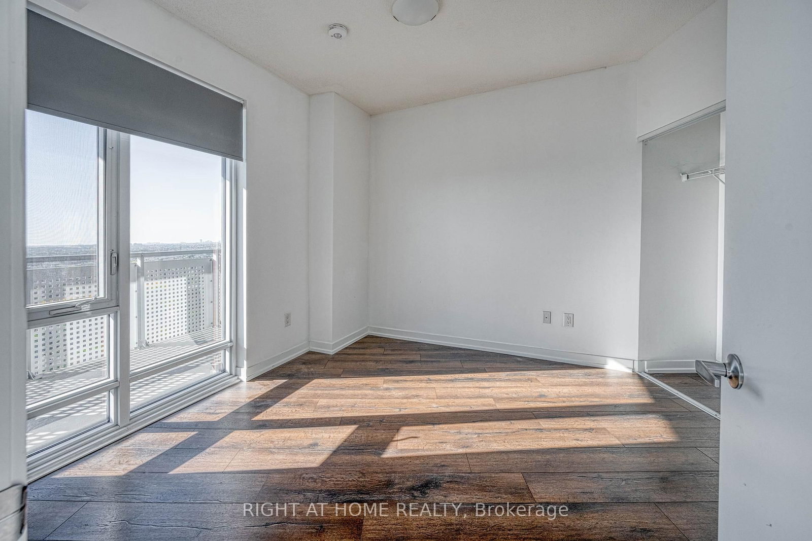 2520 Eglinton Avenue W, Unit 1615 - Photo 14