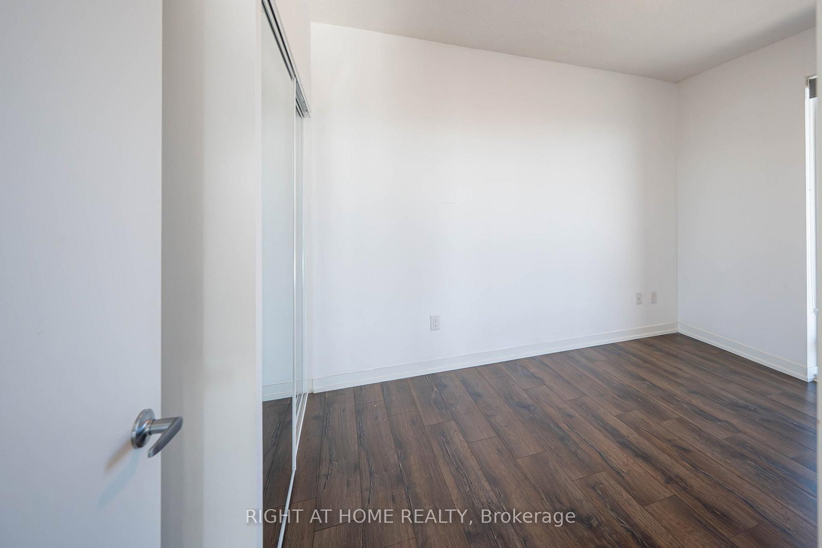 2520 Eglinton Avenue W, Unit 1615 - Photo 20