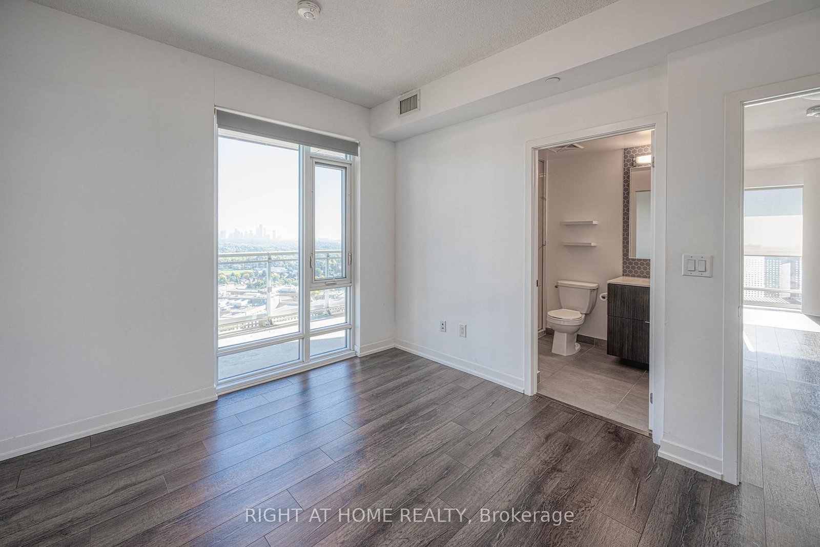 2520 Eglinton Avenue W, Unit 1615 - Photo 21