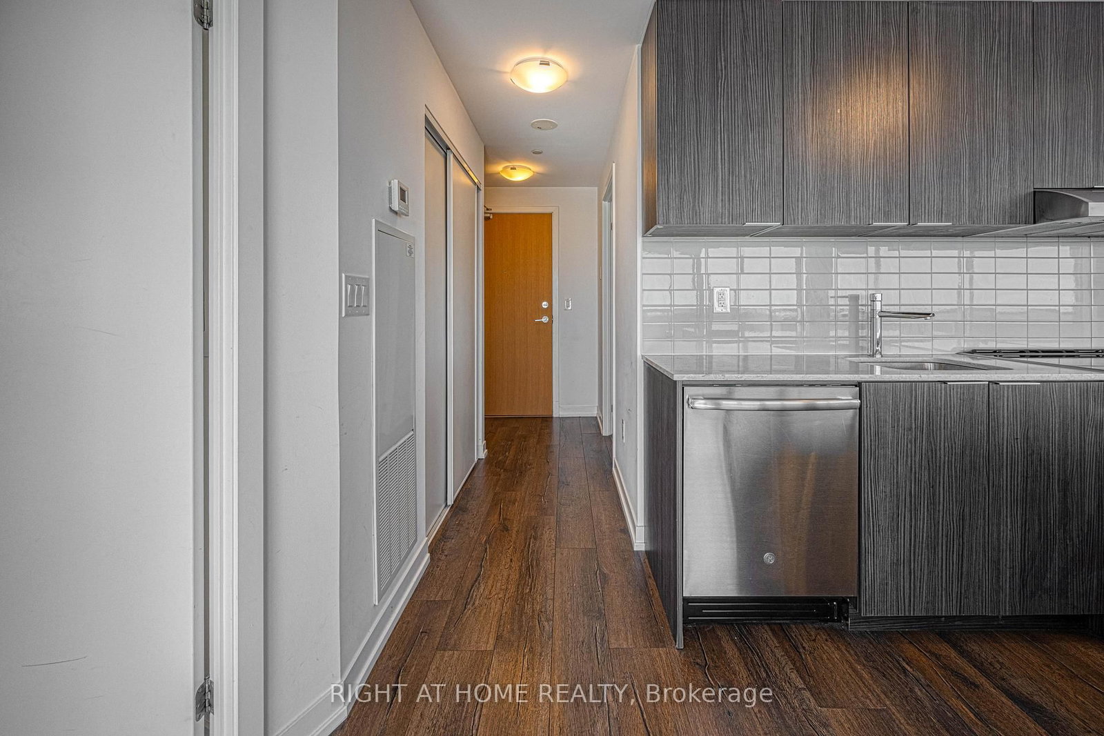 2520 Eglinton Avenue W, Unit 1615 - Photo 8