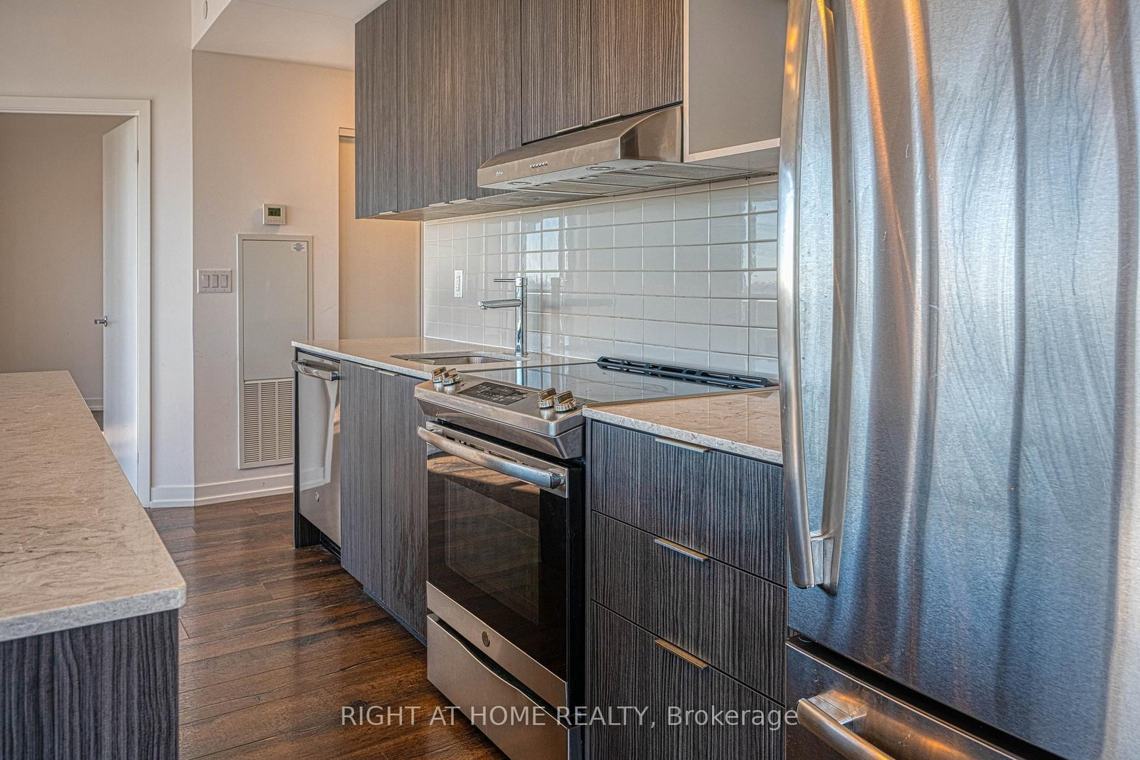 2520 Eglinton Avenue W, Unit 1615 - Photo 9