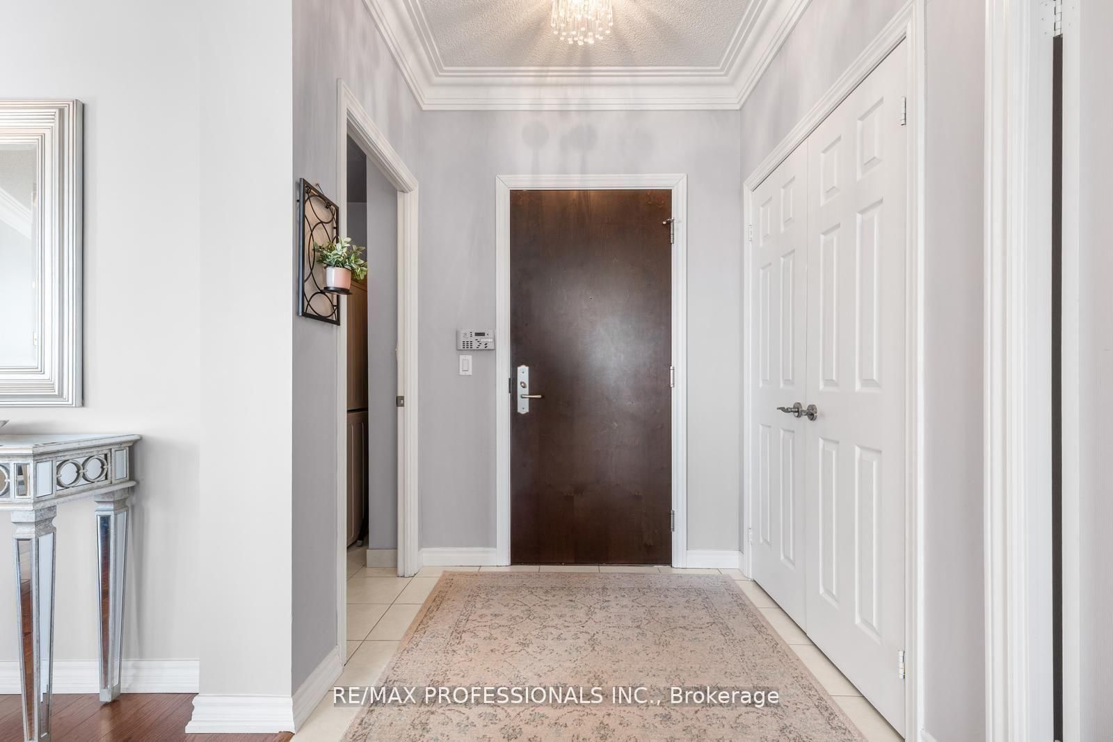 1135 Royal York Road, Unit 903 - Photo 13