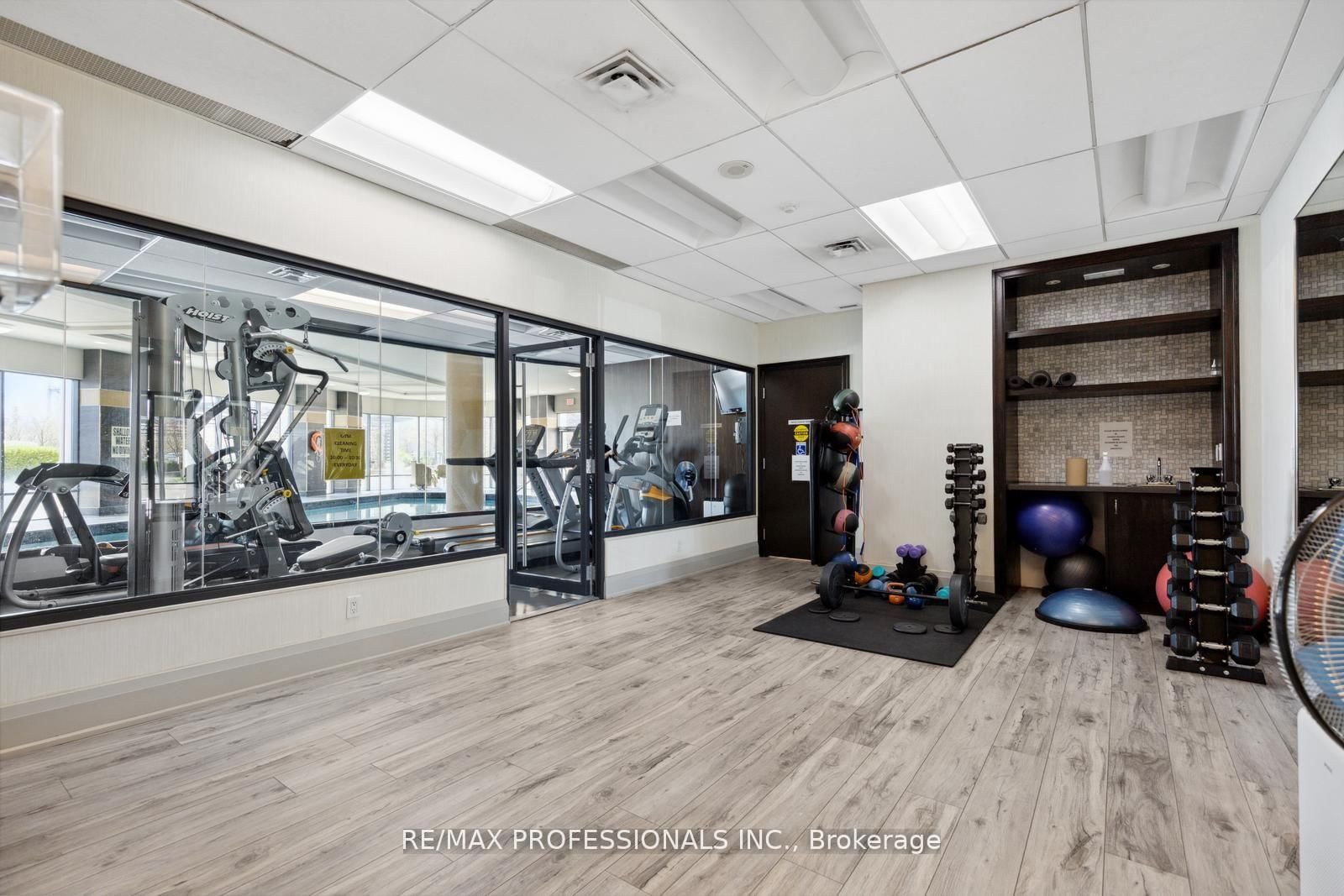 1135 Royal York Road, Unit 903 - Photo 17