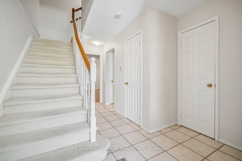 30 - 5255 Lakeshore Road