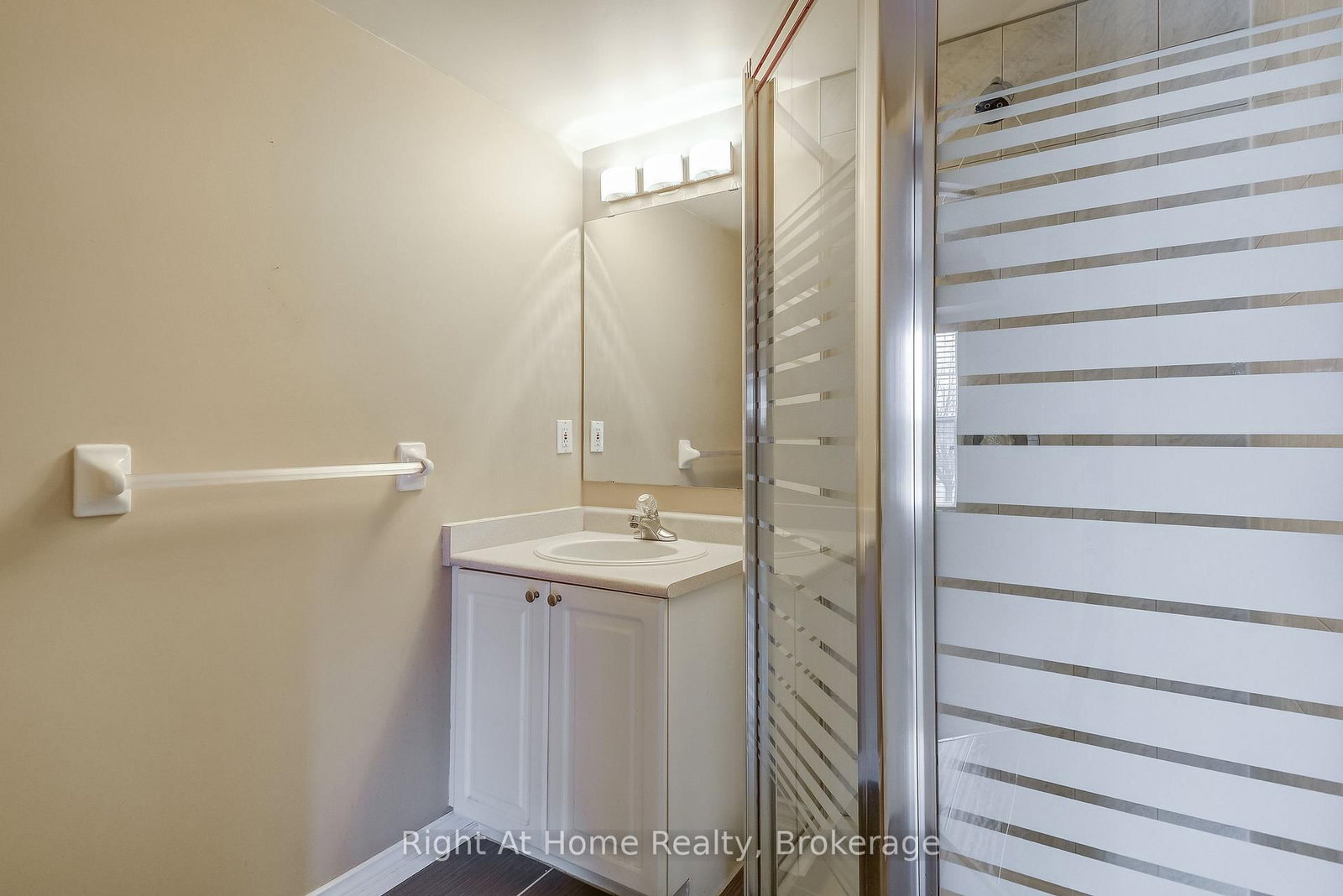 4005 Kilmer Drive, Unit 212 - Photo 21