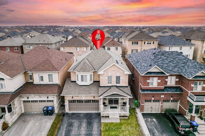 home for sale on 14 Lloyd Crescent