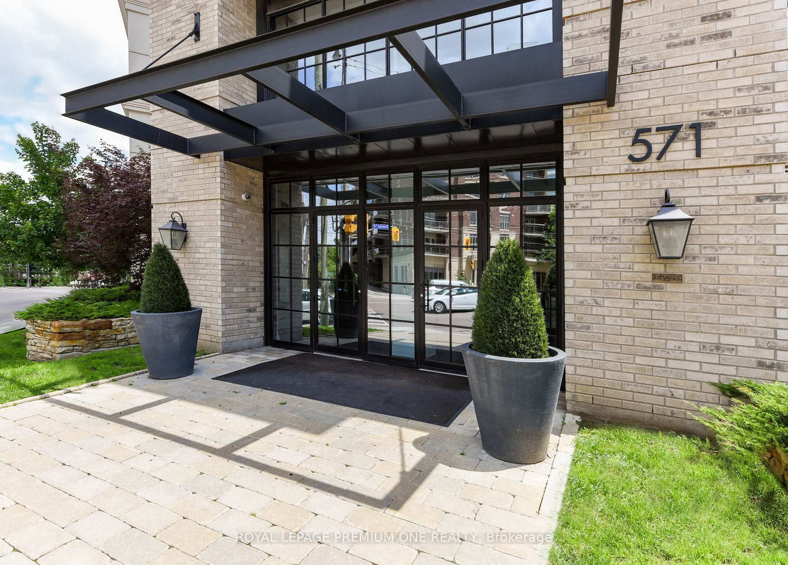 571 Prince Edward Drive N, Unit 514 - Photo 2
