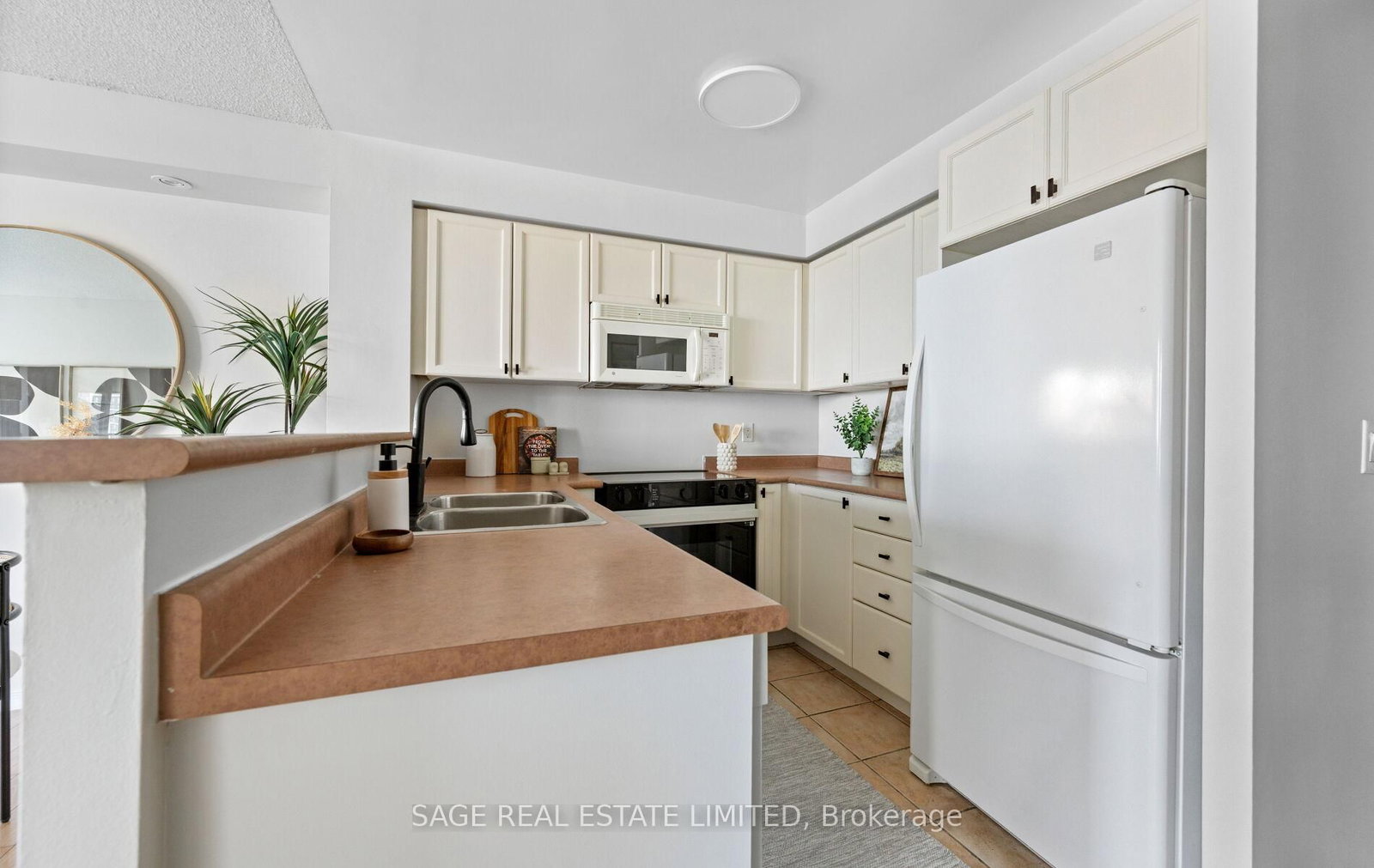 15 Michael Power Place, Unit 1008 - Photo 10