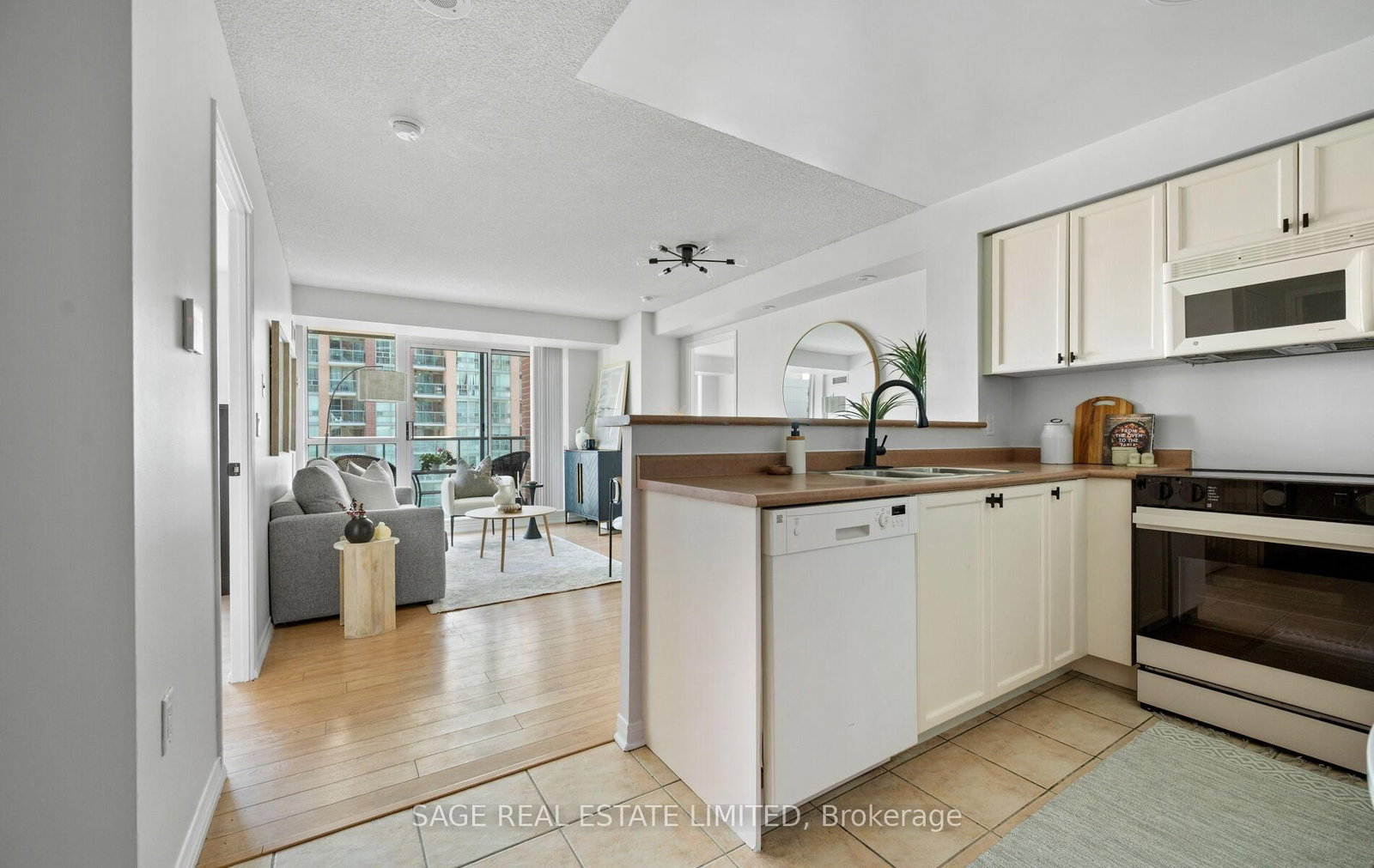 15 Michael Power Place, Unit 1008 - Photo 9