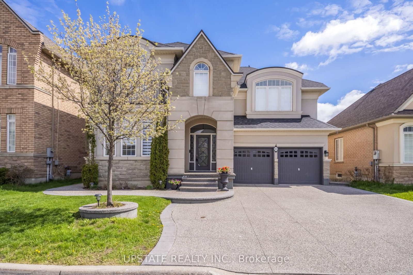 Detached House for sale at 19 Eaglesprings Crescent, Brampton, Ontario, L6P 2V8 - Bram East - MLS: W13070046