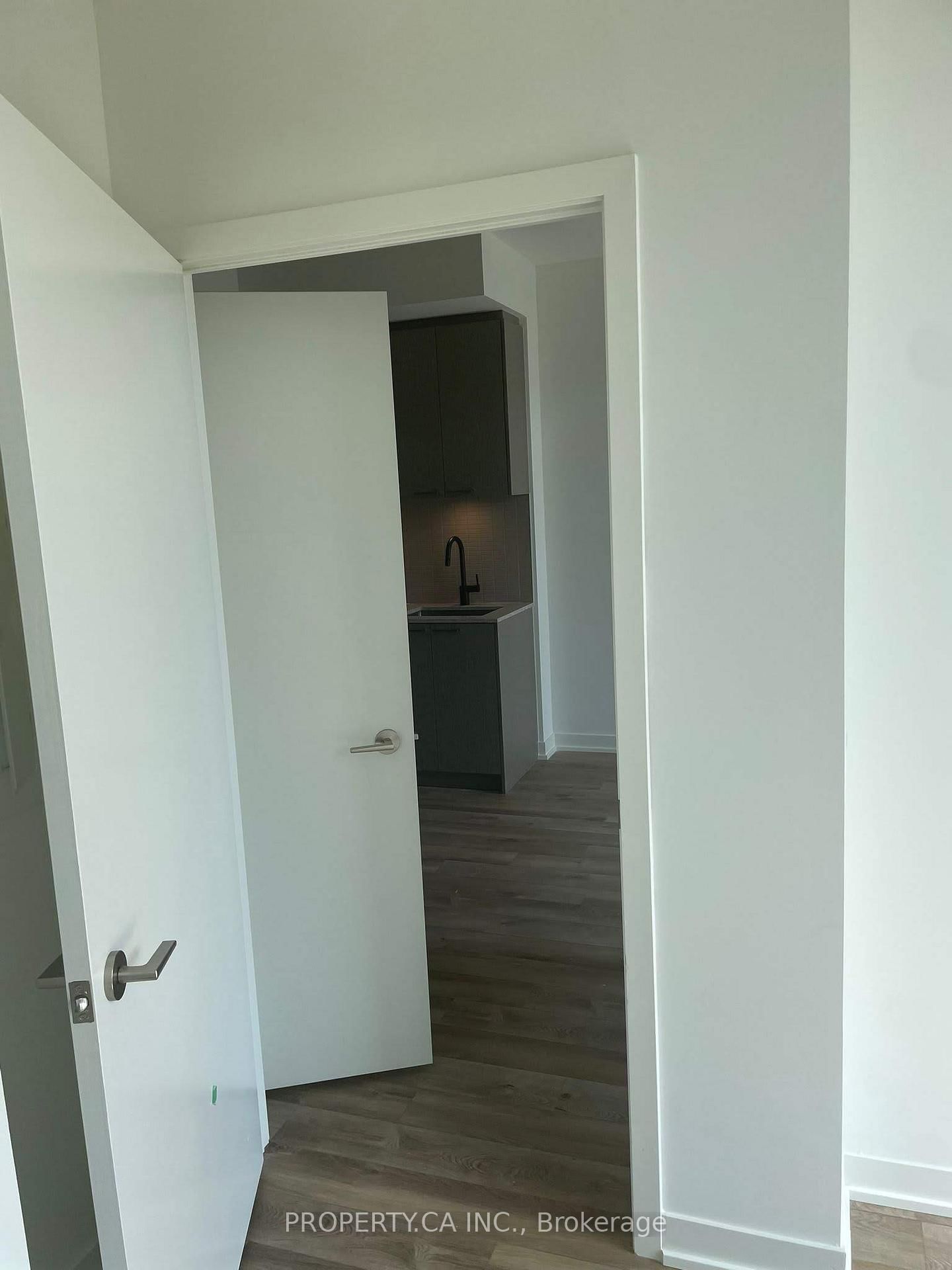 1808 St. Clair Avenue W, Unit 1005 - Photo 14