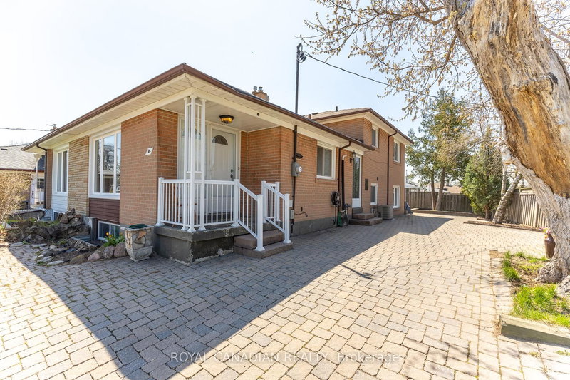 16 Gambello Cres, Toronto, M3J 1W3 | Image 3