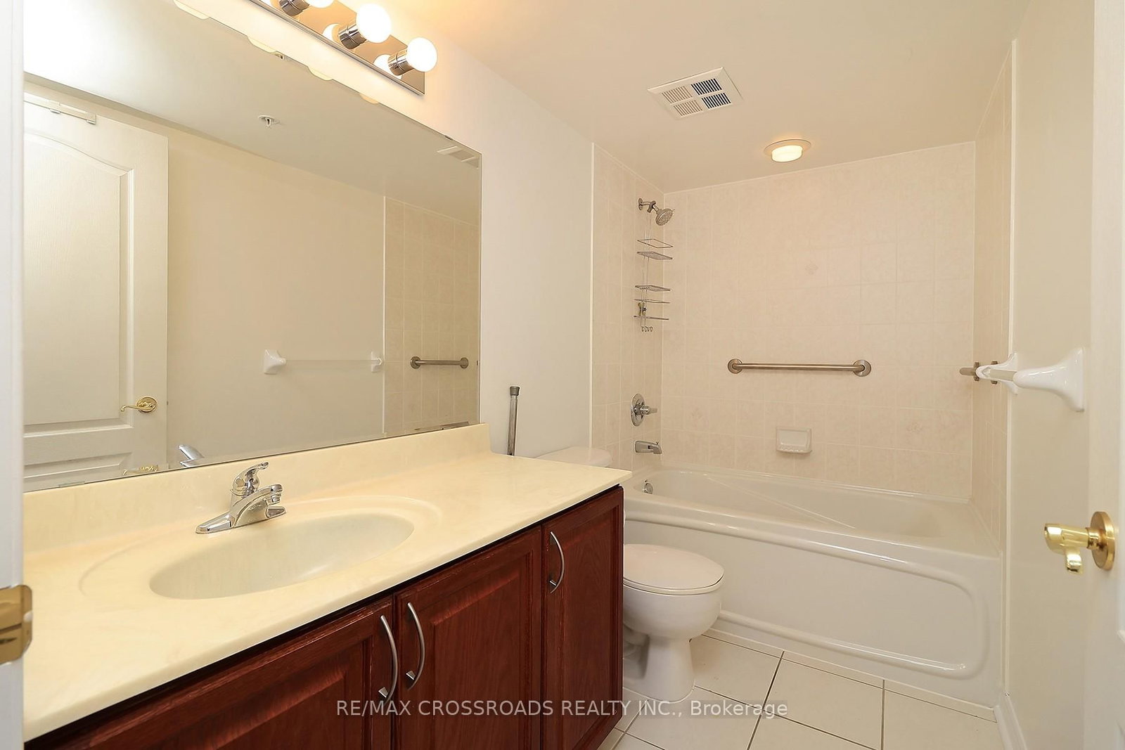 350 Princess Royal Drive, Unit 703 - Photo 16