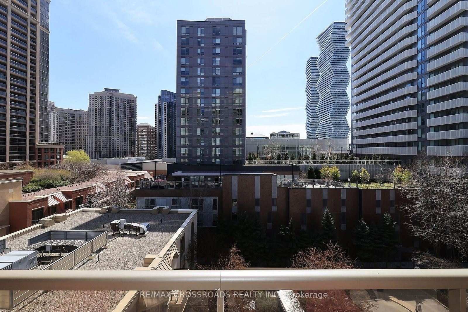 350 Princess Royal Drive, Unit 703 - Photo 19