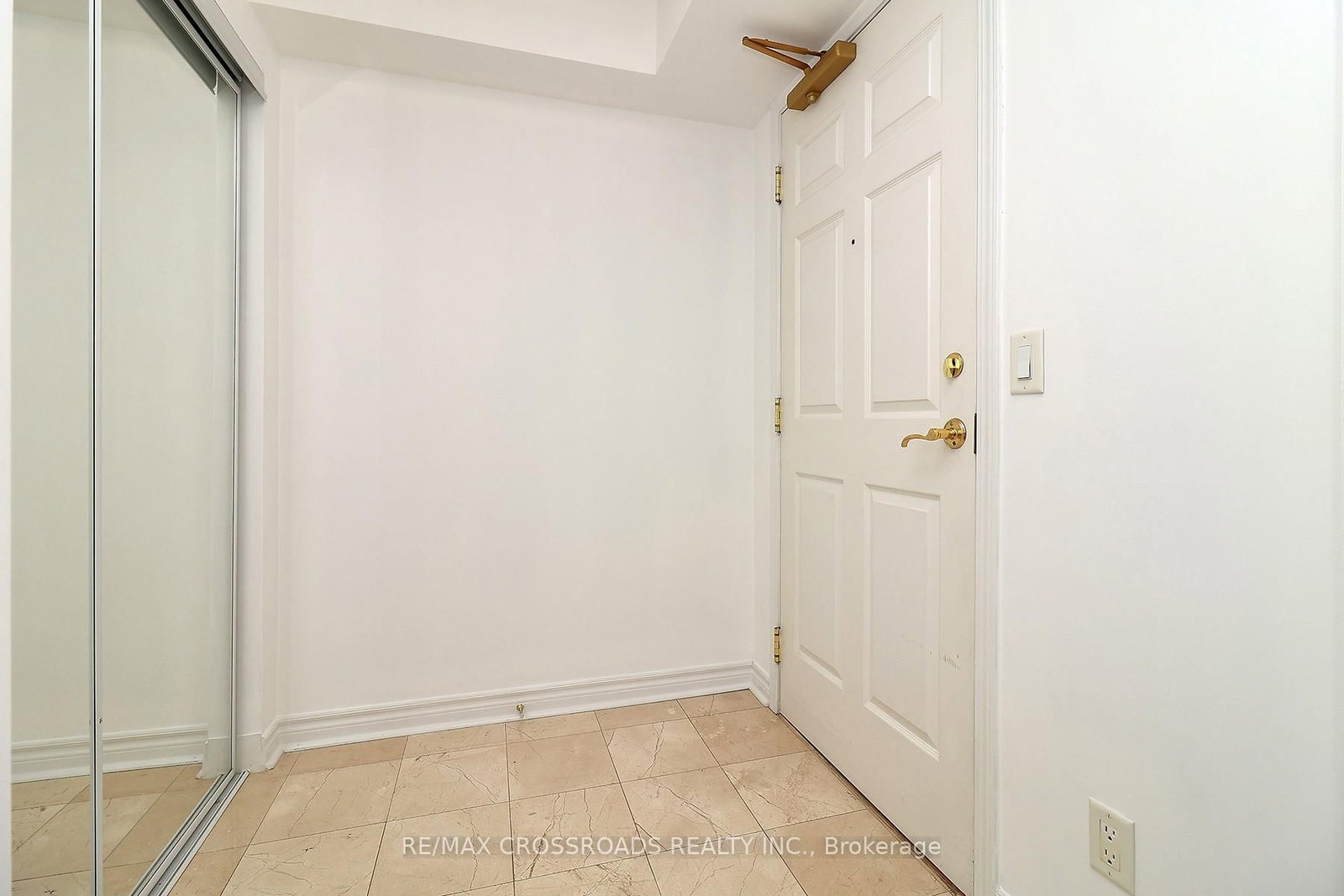 350 Princess Royal Drive, Unit 703 - Photo 2