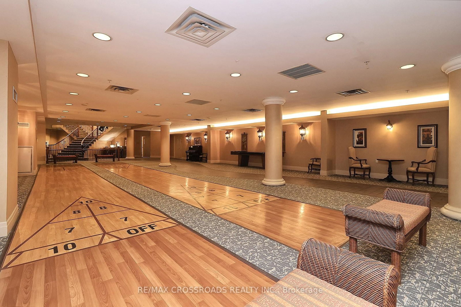 350 Princess Royal Drive, Unit 703 - Photo 23