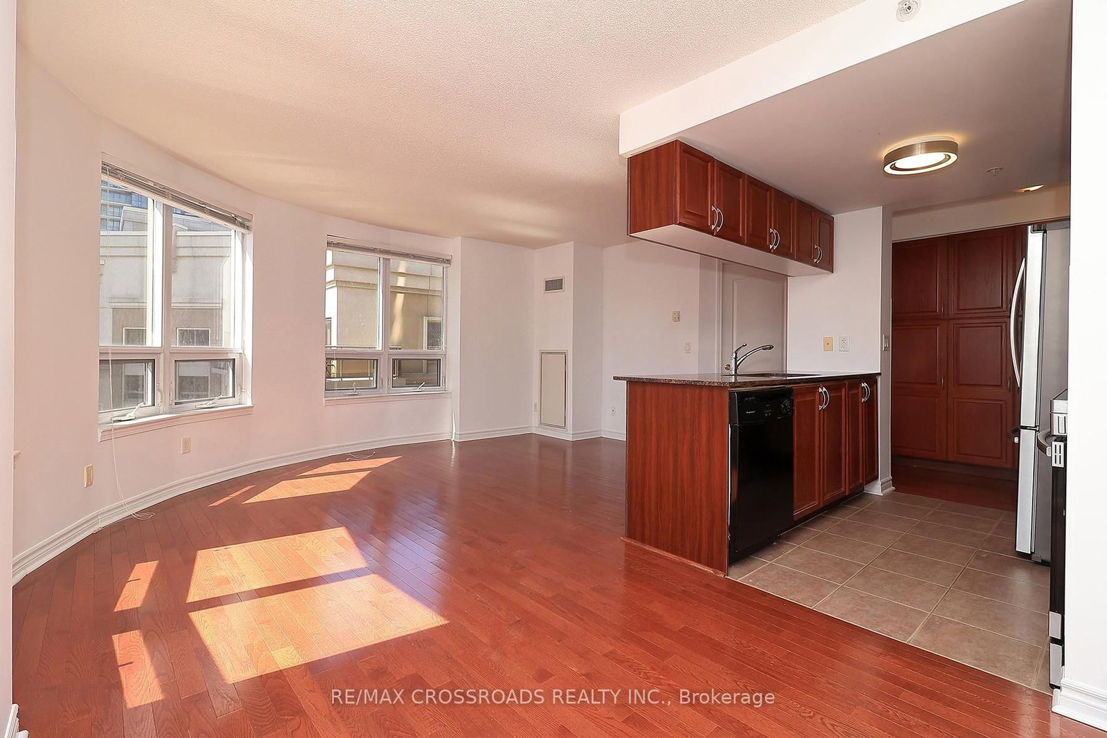 350 Princess Royal Drive, Unit 703 - Photo 5