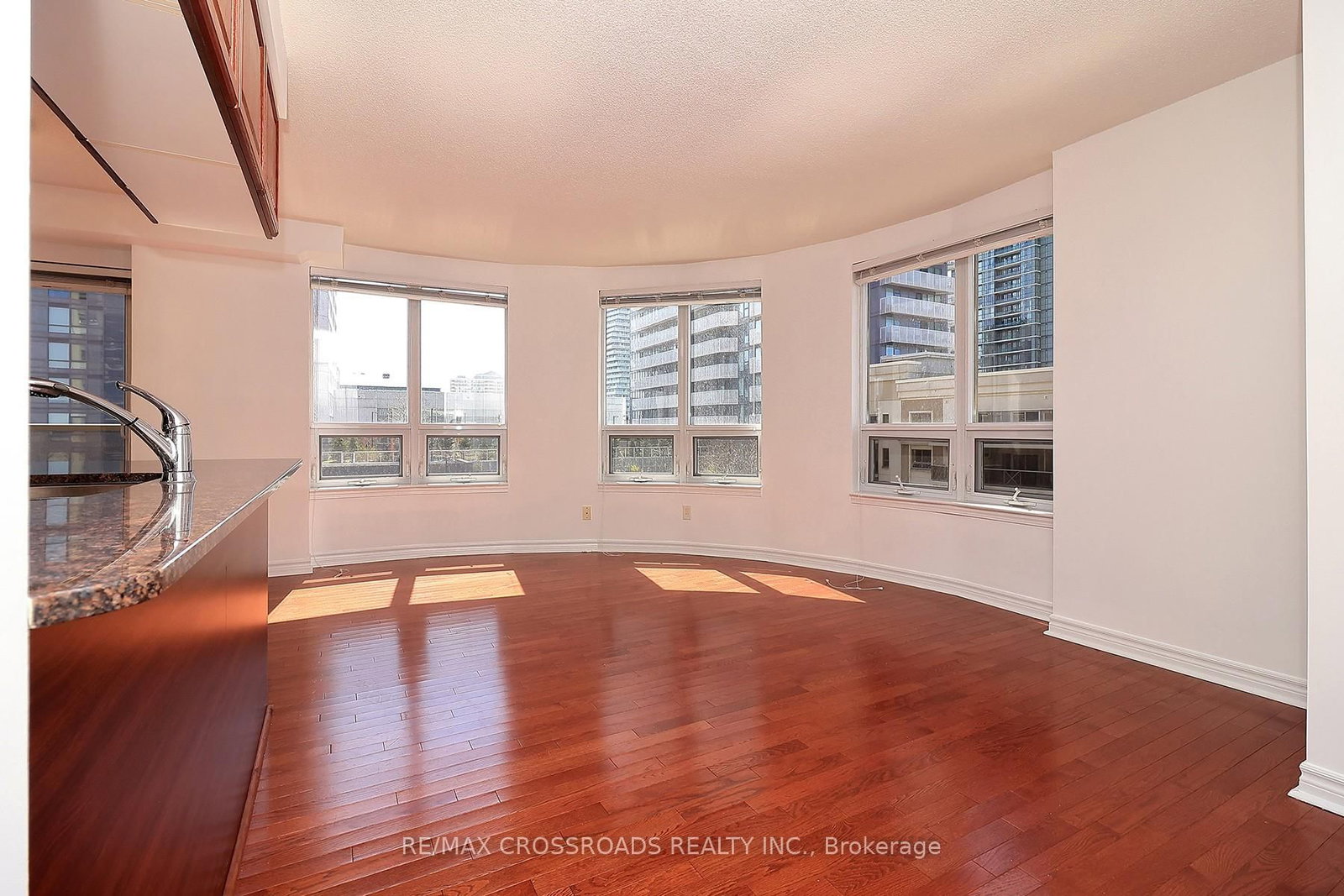 350 Princess Royal Drive, Unit 703 - Photo 6