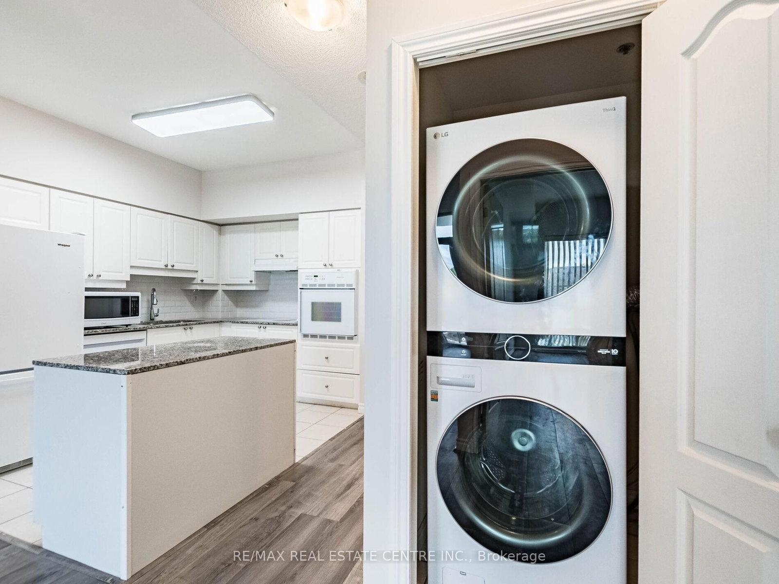810 Scollard Court • #309 • Mississauga, ON photo 32