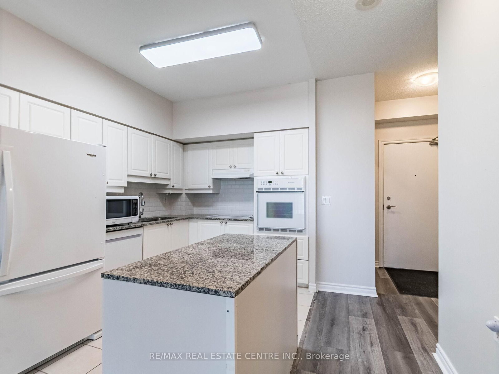810 Scollard Court • #309 • Mississauga, ON photo 9