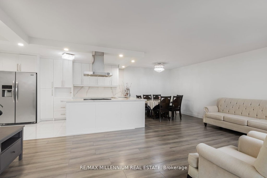 706 - 2645 Kipling Avenue W 4