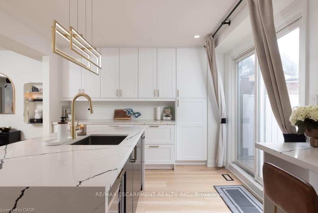 1422 GHENT Avenue E - Photo 10