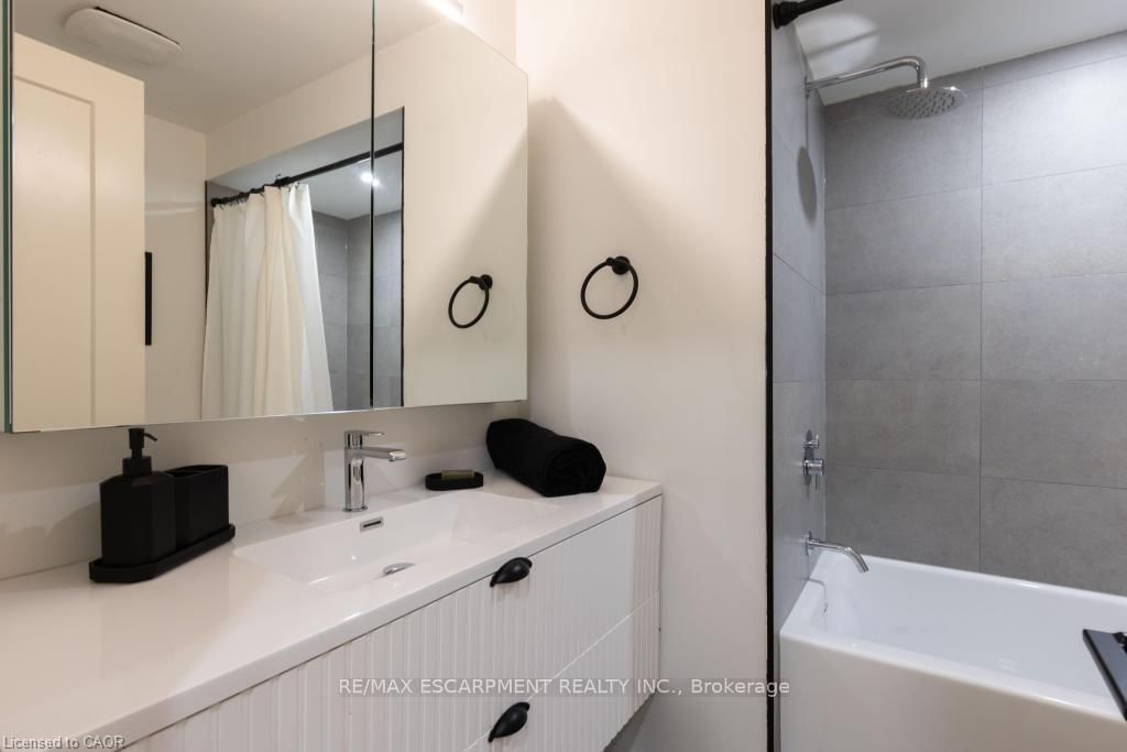 1422 GHENT Avenue E • Burlington, ON photo 19