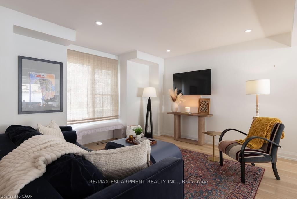 1422 GHENT Avenue E - Photo 4