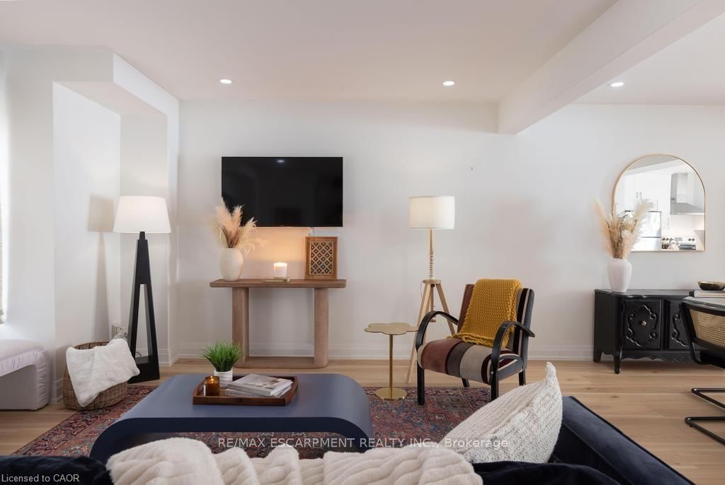 1422 GHENT Avenue E - Photo 5
