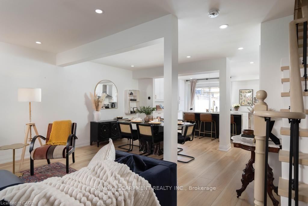 1422 GHENT Avenue E - Photo 6