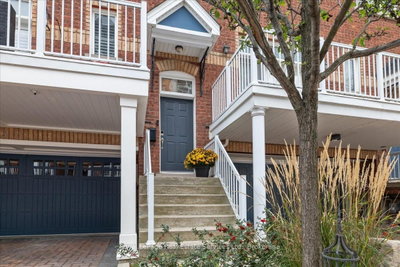 3-bed Townhouse · 120 Bronte Rd