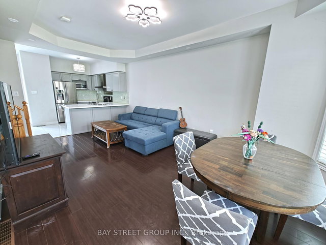 256 Glenashton Drive