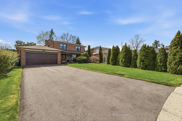 845 Saddle Crescent