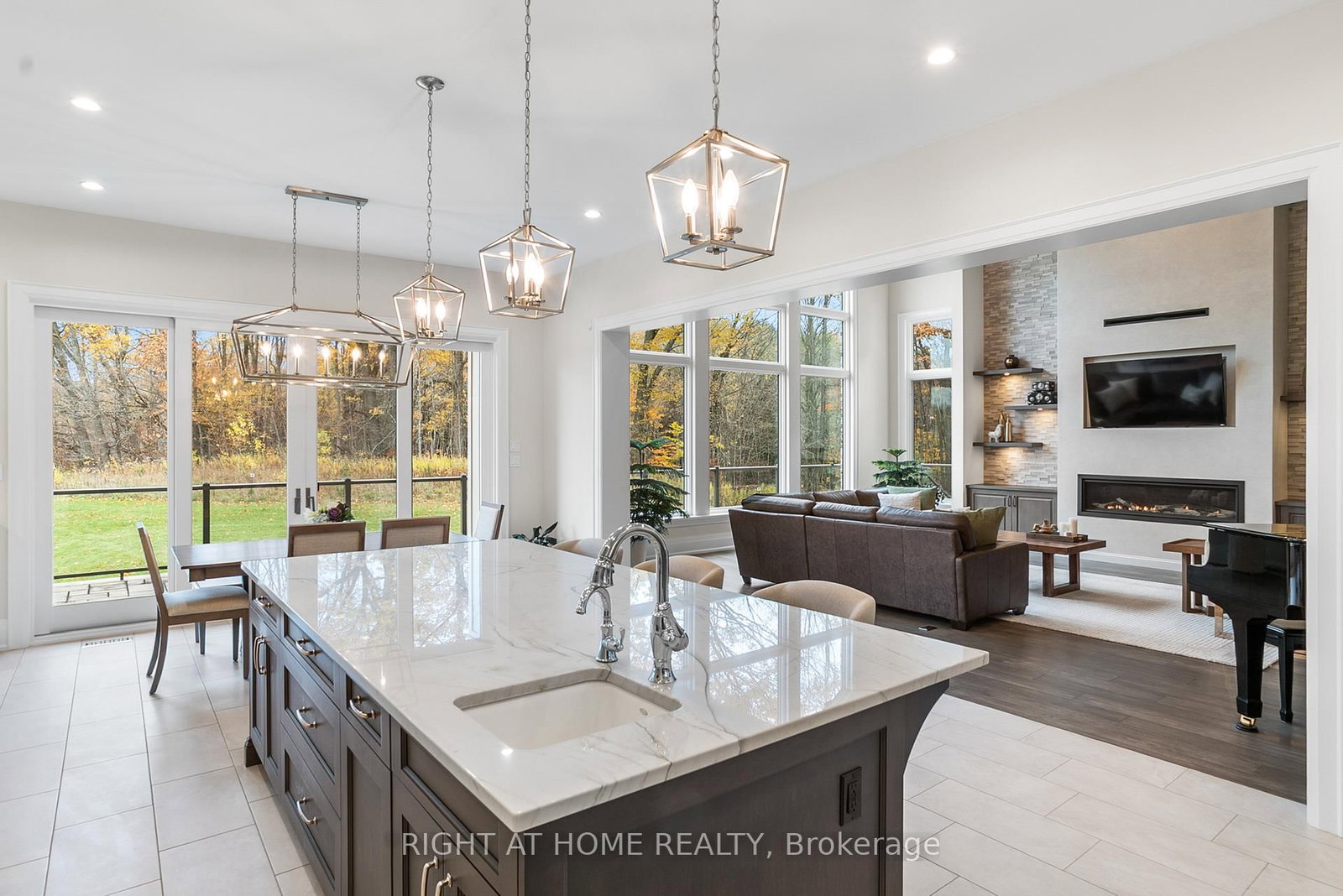 2606 Harvestmoon Lane • Burlington, ON photo 13