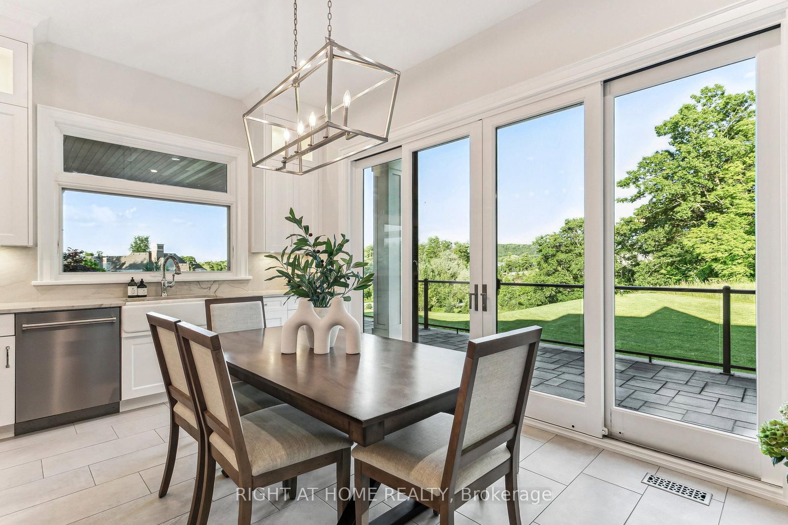 2606 Harvestmoon Lane • Burlington, ON photo 15