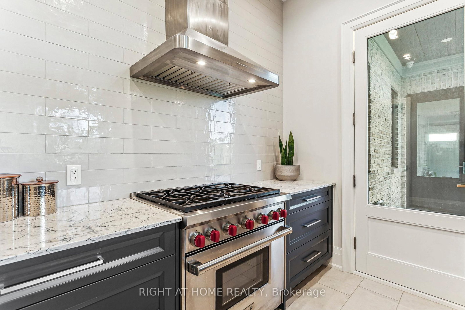 2606 Harvestmoon Lane • Burlington, ON photo 21