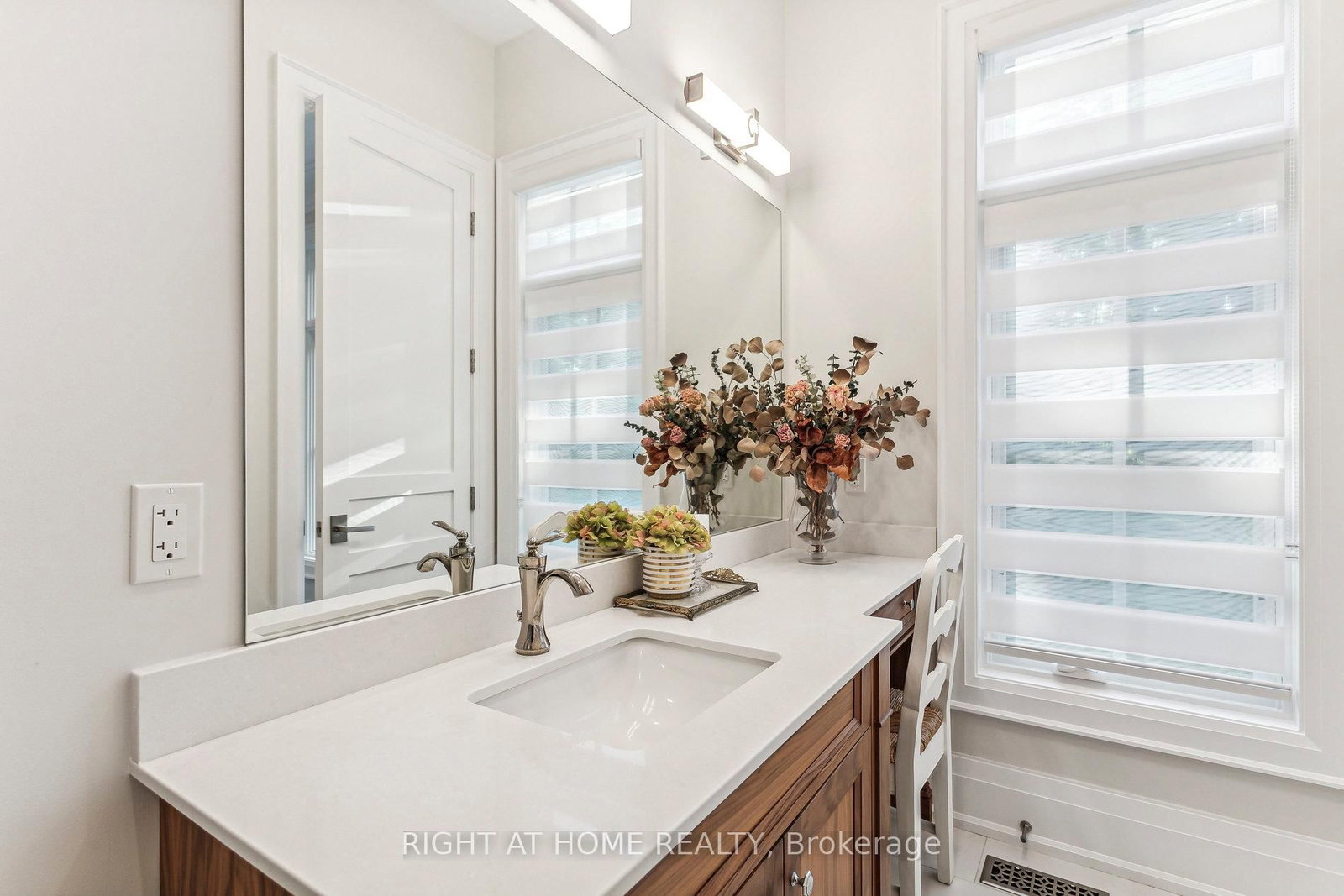 2606 Harvestmoon Lane • Burlington, ON photo 22