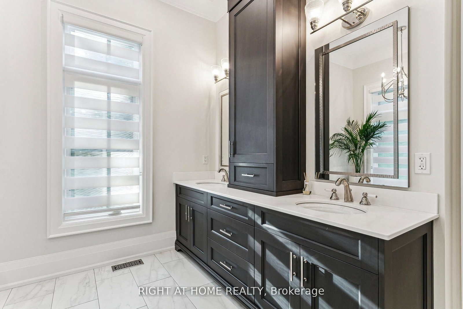 2606 Harvestmoon Lane • Burlington, ON photo 26