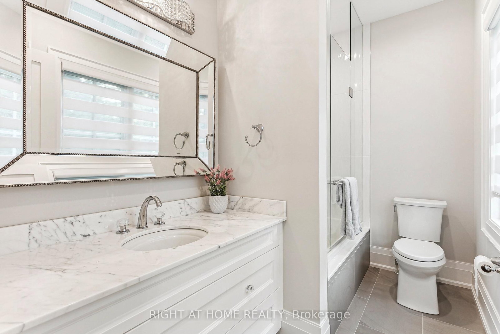 2606 Harvestmoon Lane • Burlington, ON photo 39