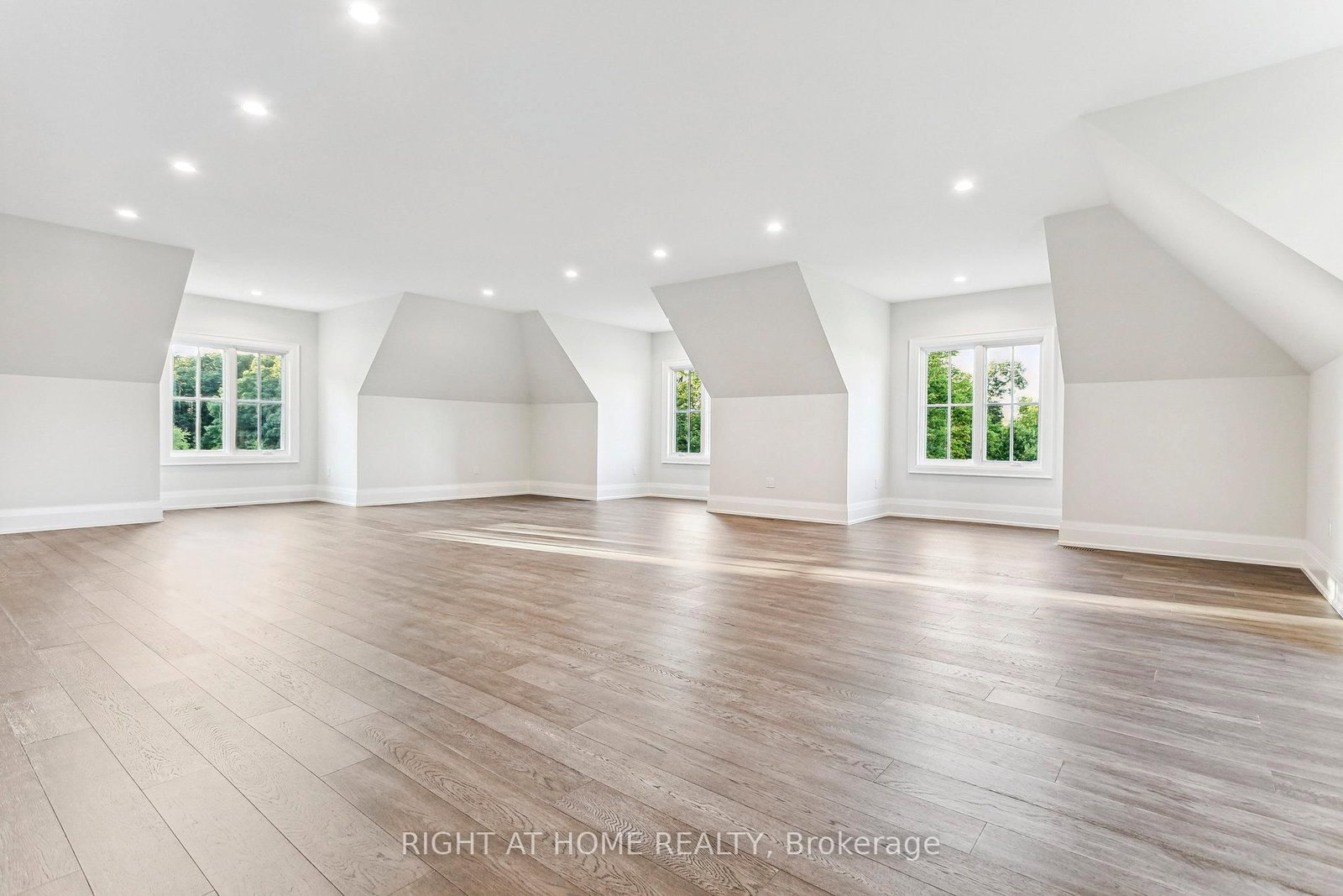 2606 Harvestmoon Lane • Burlington, ON photo 42