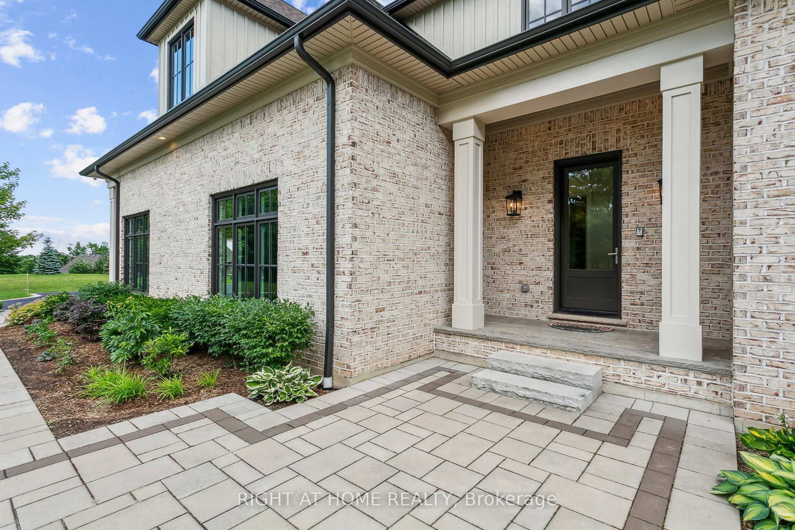 2606 Harvestmoon Lane • Burlington, ON photo 46