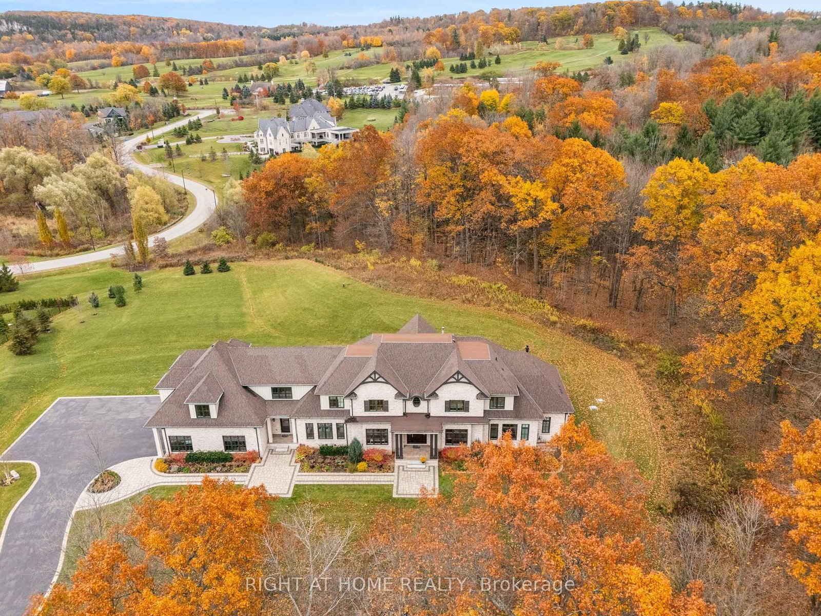 2606 Harvestmoon Lane • Burlington, ON photo 50