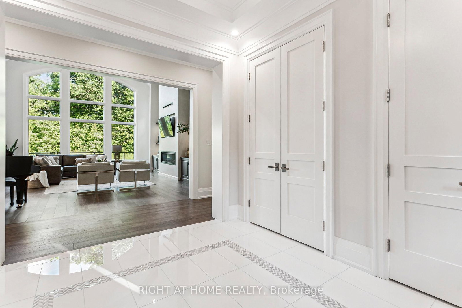2606 Harvestmoon Lane • Burlington, ON photo 6
