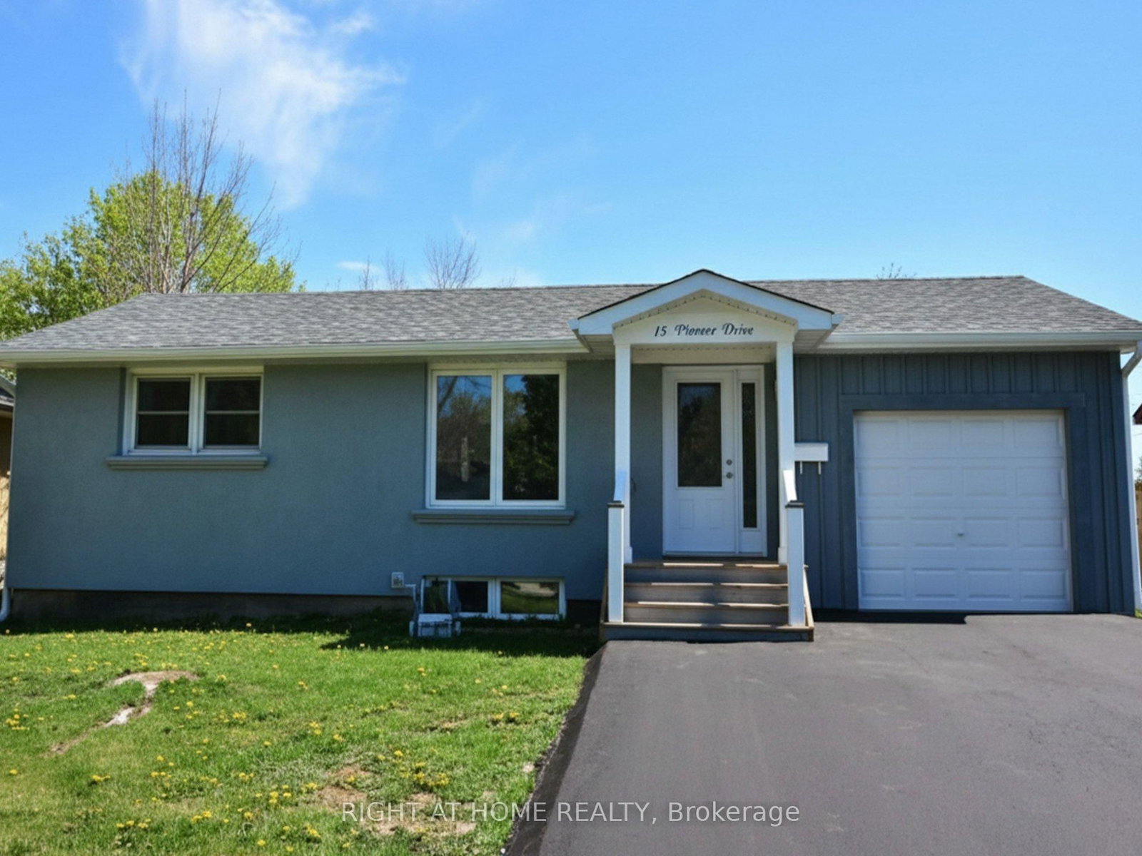 15 Pioneer Drive • Mississauga, ON photo 5