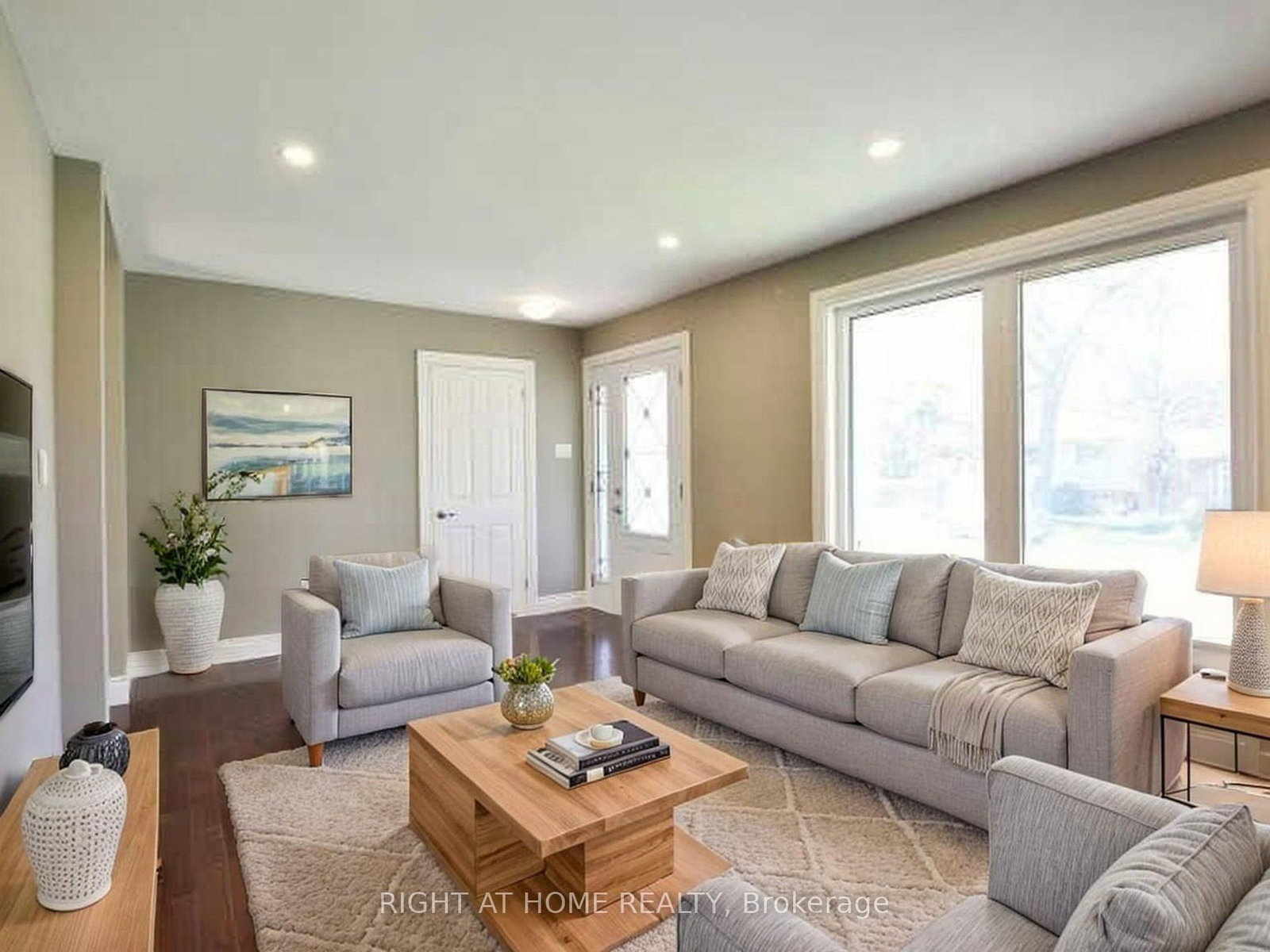 15 Pioneer Drive • Mississauga, ON photo 6