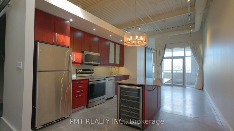 302 - 550 Hopewell Ave, Toronto, M6E 2S6 | Image 2