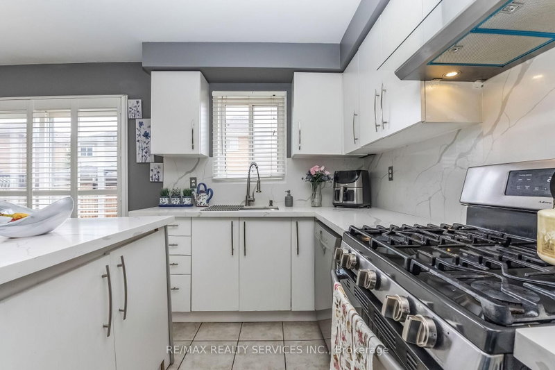359 Edenbrook Hill Brampton,ON L7A 2N4 — Photo 12