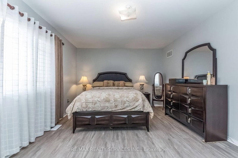359 Edenbrook Hill Brampton,ON L7A 2N4 — Photo 18
