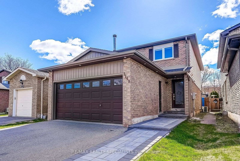 home for lease on Upper-3148 Harris Crescent